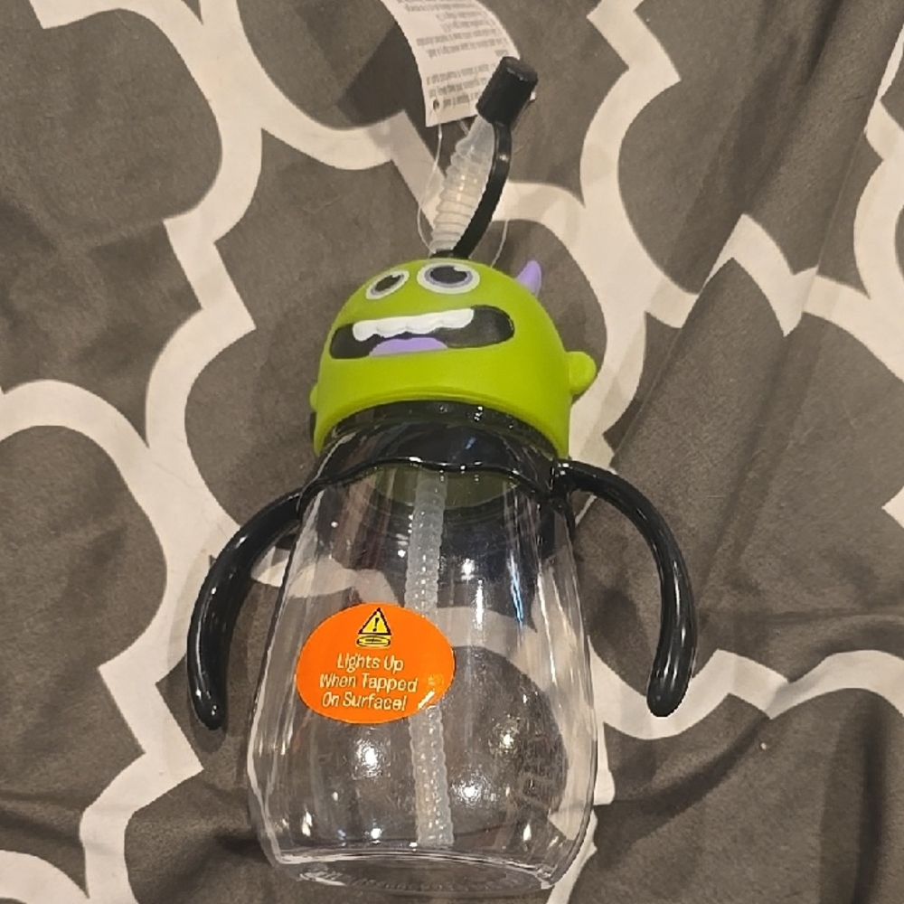 ❤️10/$13 New Kids Halloween Light Up Sippy Straw Cup